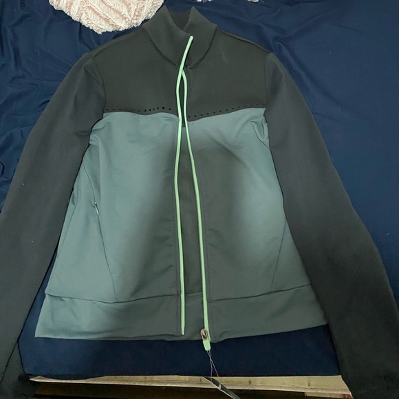 Running Jacket - Picture 1 of 3